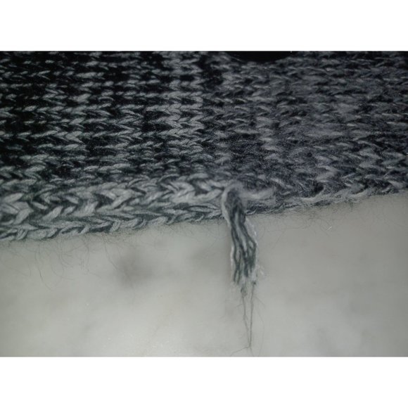 Jessica Simpson Winter Infinity Scarf Black Gray White - Picture 4 of 4